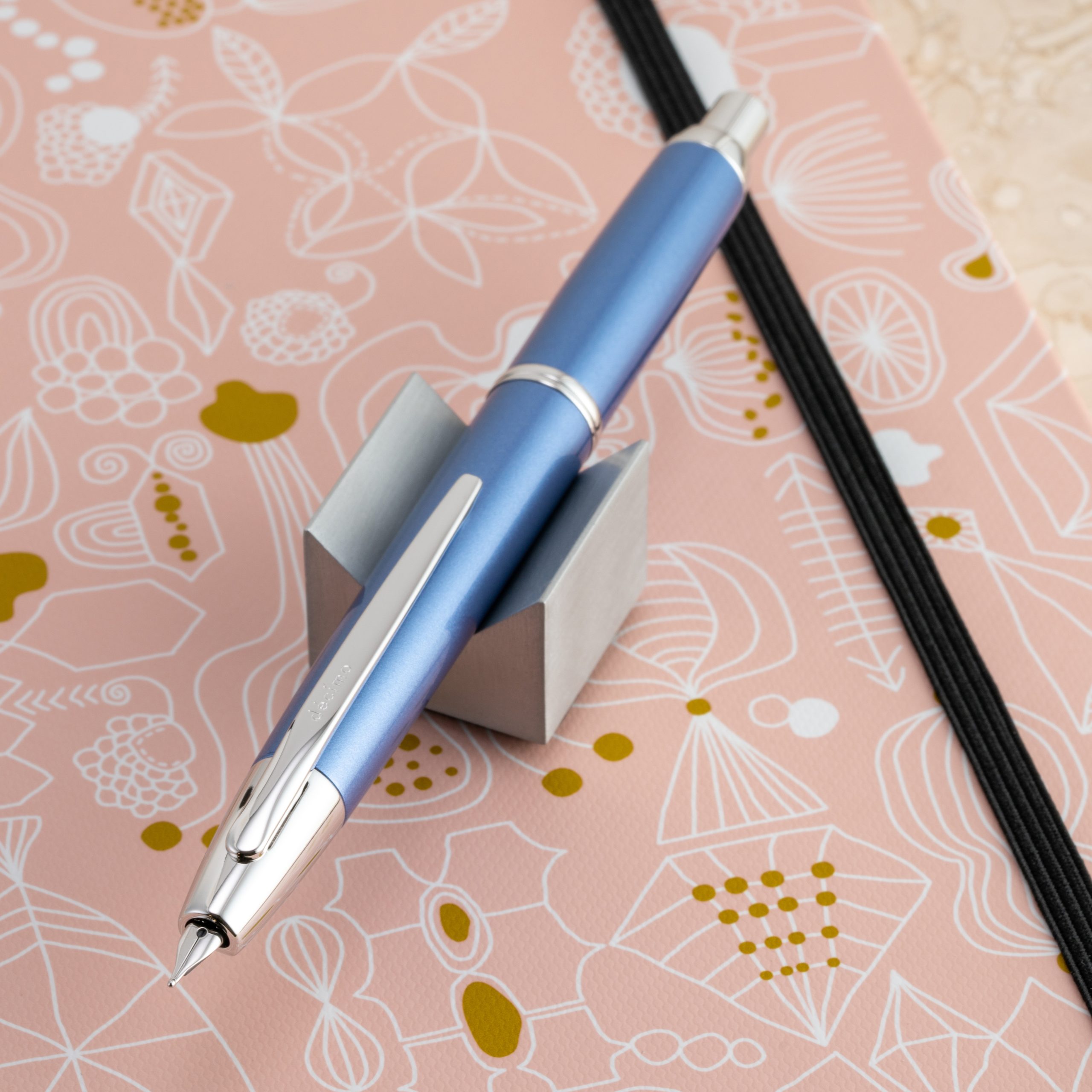 PILOT VANISHING POINT DECIMO FOUNTAIN PEN LIGHT BLUE