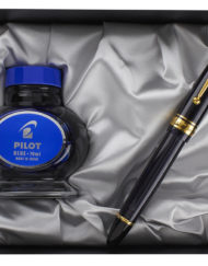 PILOT CUSTOM 823 SMOKE BLACK FOUNTAIN PEN