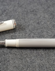 PELIKAN SOUVERAN M405 SILVER-WHITE FOUNTAIN PEN