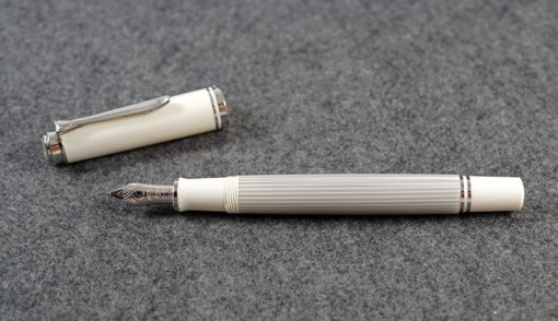 PELIKAN SOUVERAN M405 SILVER-WHITE FOUNTAIN PEN