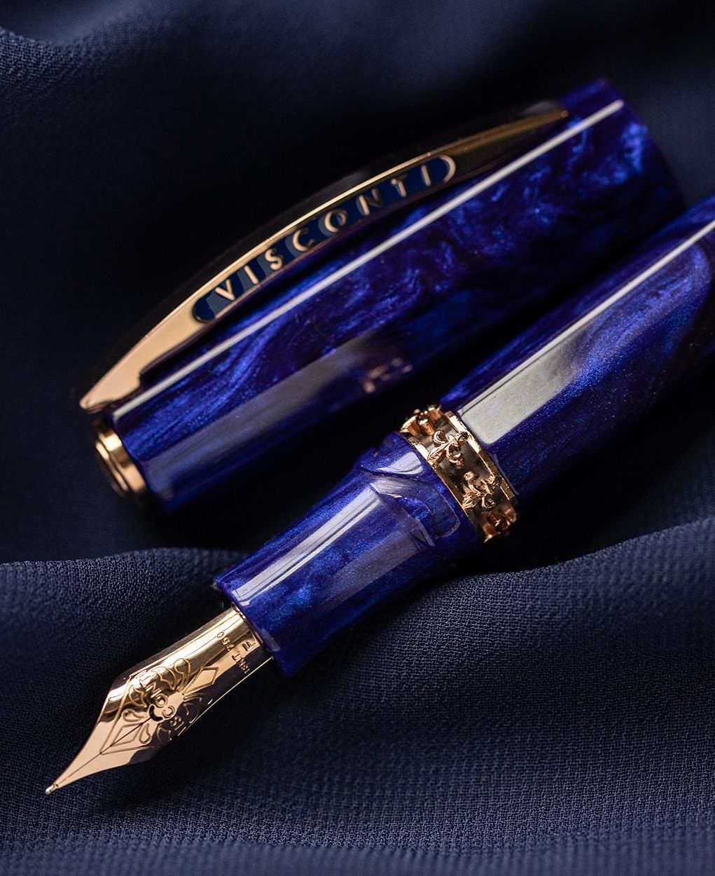 VISCONTI MEDICI VIOLA LTD. ED. FOUNTAIN PEN